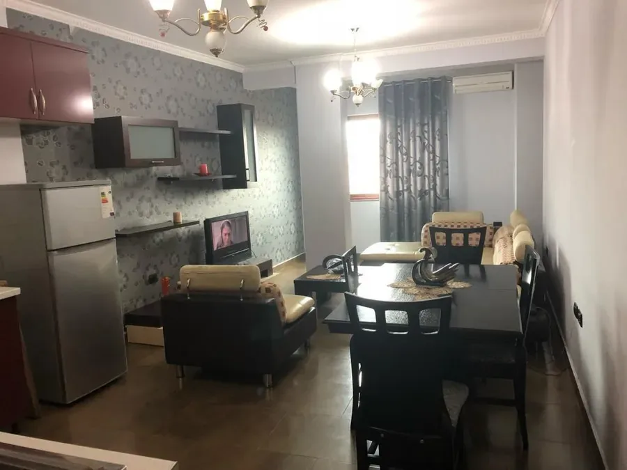 Apartament me qera - Qender, € 650, 105 m² 3