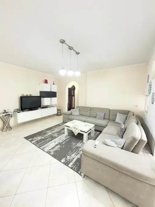 Shitet Apartament - Liqeni i Thate, € 260.000, 126 m² 2
