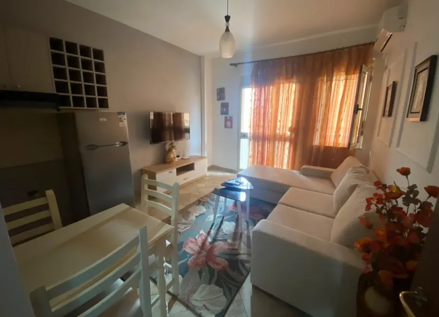 Apartament 1+1 me qira tek Komuna e Parisit, € 600, 65 m² 4