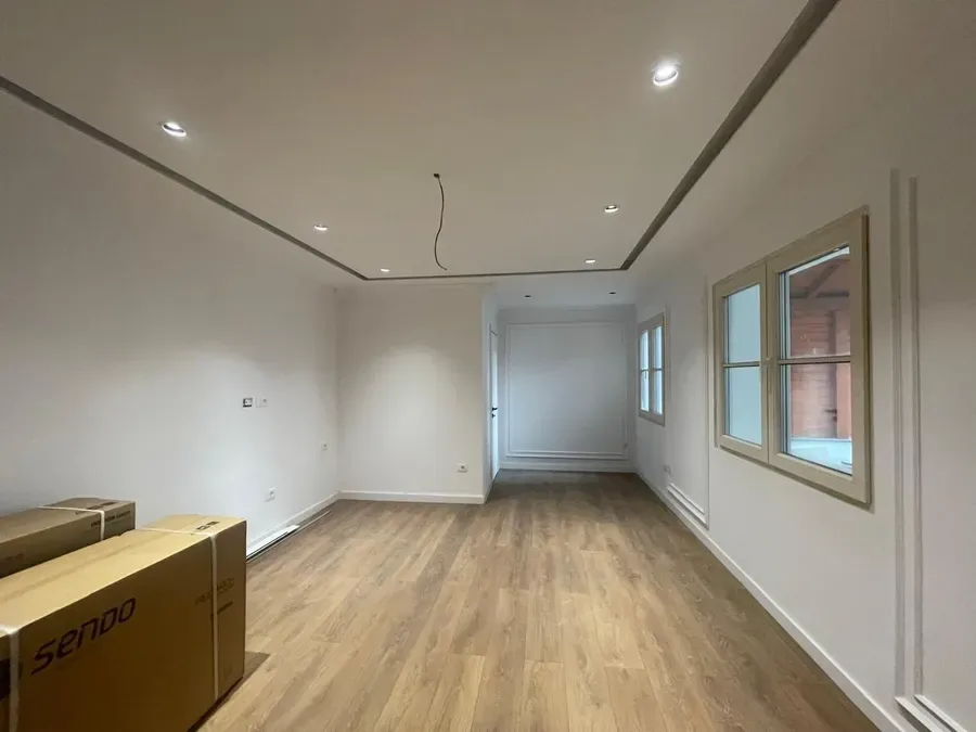 Ambjent Zyre me qera - Shkolla e Baletit, € 1.200, 150 m² 2
