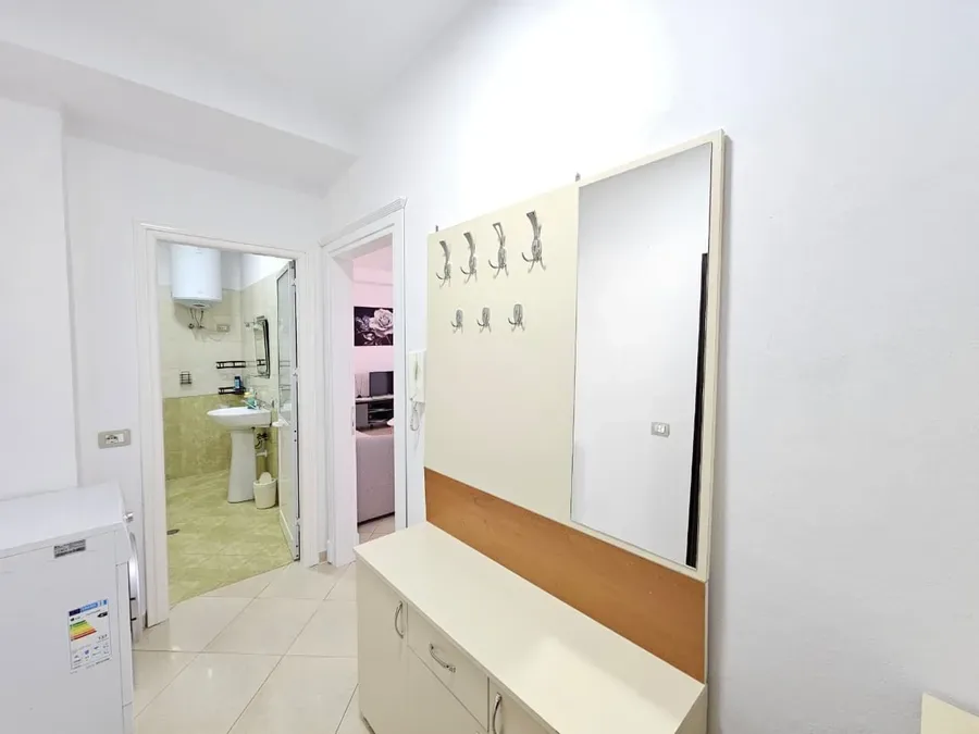 Apartament për qira Rr. Barrikadave - B. Zogu I - Materniteti (Tiranë - qyteti), € 700, 90 m² 2