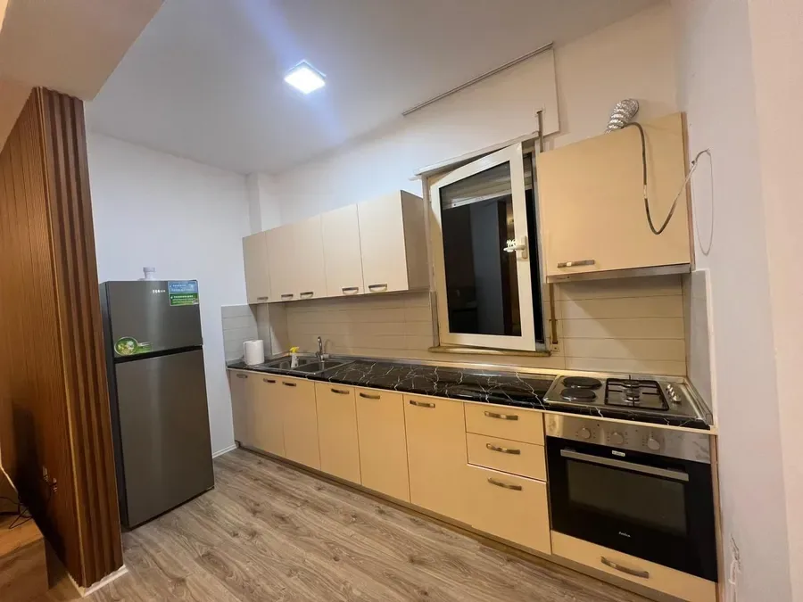 Apartament me qera - Liqeni i Thate, € 600, 88 m² 4
