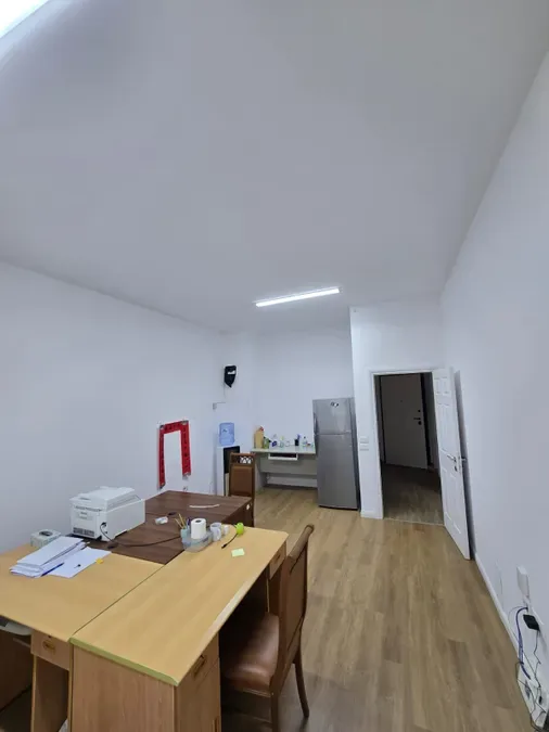 Zyrë për qira Rr. e Kavajës - 21 Dhjetori (Tiranë - qyteti), € 700, 76 m² 3