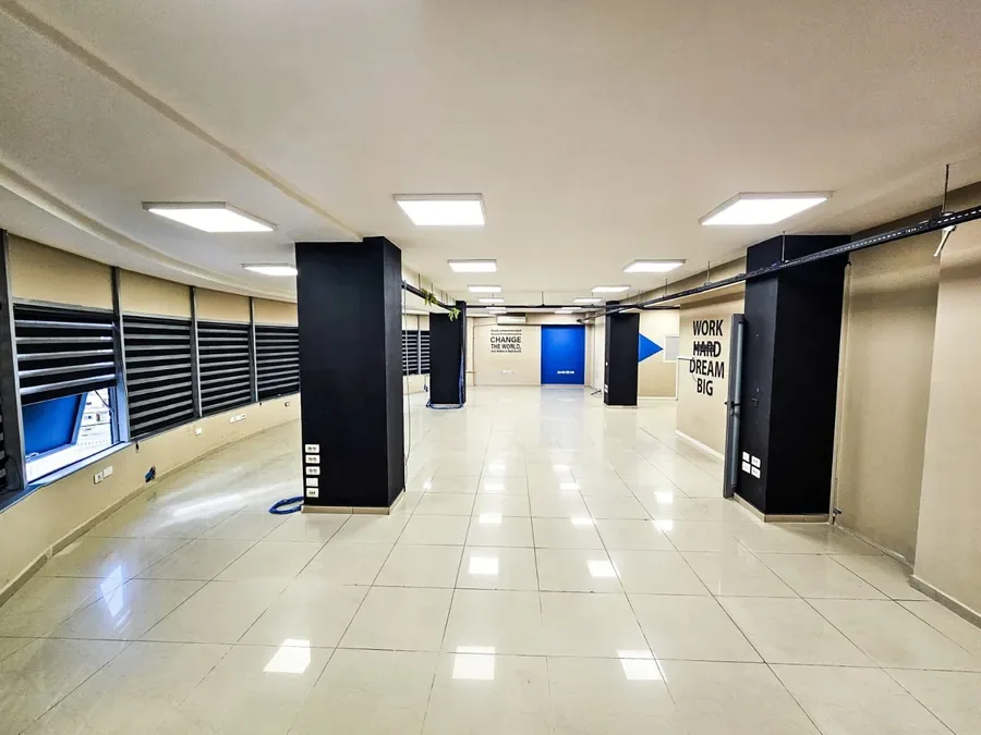 Ambjent Biznesi me qera - Rruga e Dibres, € 2.600, 300 m² 3