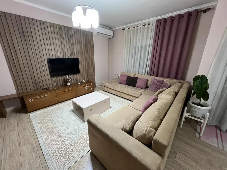 Apartament me qera - Astir, Vila L, € 577, 106 m² 3