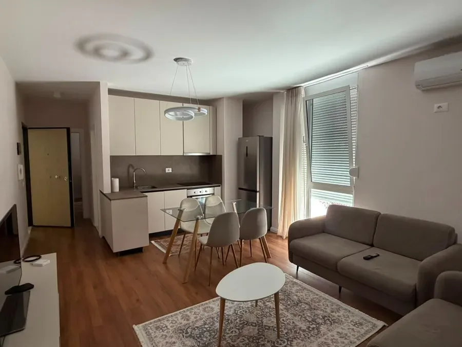 Apartament me qera - Rruga e Barrikadave, € 799, 100 m² 3