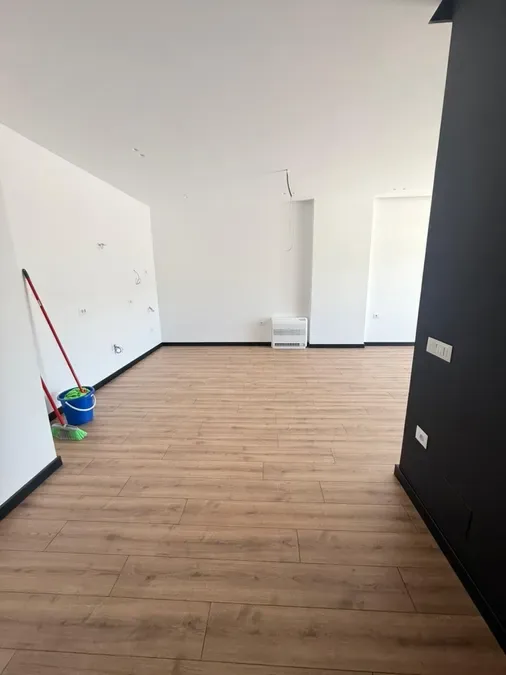 Ambjent zyre me qera - Komuna e Parisit, € 700, 75 m² 4