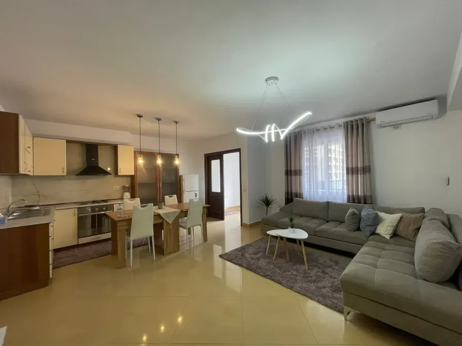 Apartament me qera - Qender, € 700, 100 m² 3