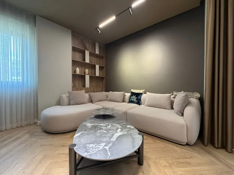 Apartament me qera - Fusha e Aviacionit, € 1.000, 110 m² 2