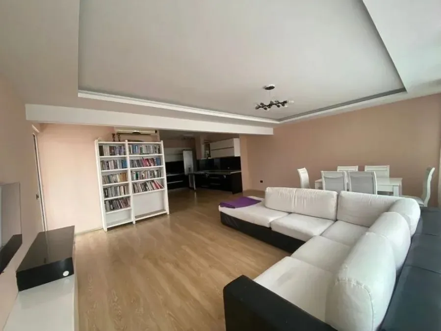 Apartament me qera - Zogu i Zi, € 694, 140 m² 2