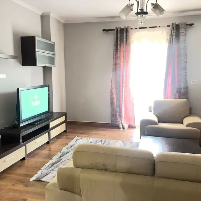 Apartament me qera - Xhamlliku, € 640, 67 m² 3