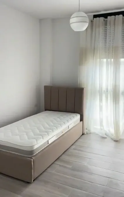 Apartament për qira Rr. Dibrës - Medreseja - Rr. 4 Dëshmorët (Tiranë - qyteti), € 500, 120 m² 3