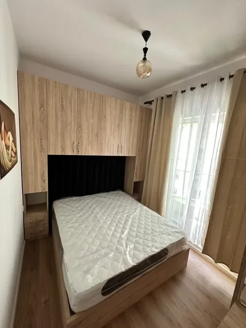 Jepet me qera apartment 1+1 ne zonen e Ali Demit, tek Rezidenca Kadiu ngjitur me Rezidencen Mangalen 21, € 450, 60 m² 3