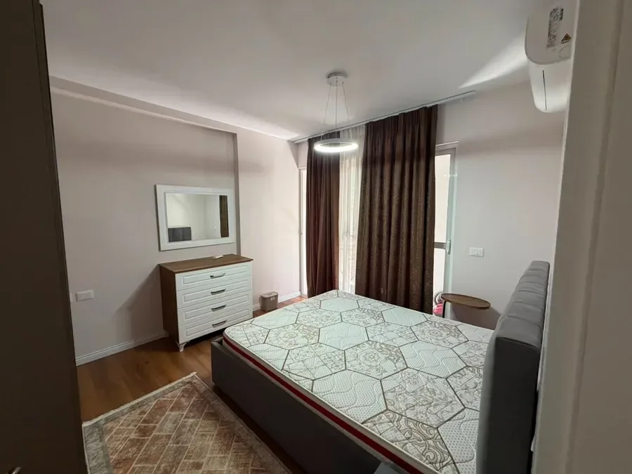 Apartament me qera - Rruga e Barrikadave, € 799, 100 m² 4