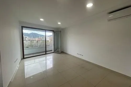 Ambient Zyre me qera - Kompleksi Delijorgji, € 2.500, 180 m² 2