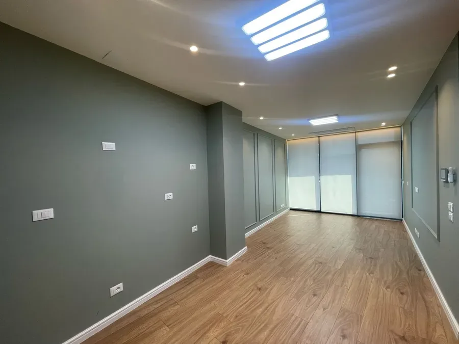 Zyrë për qira Tiranë - qyteti, € 1.500, 100 m² 2