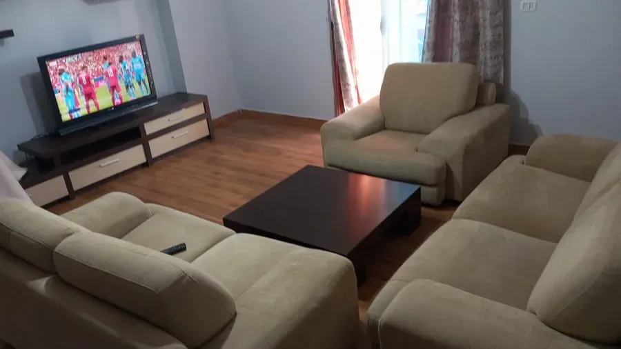 Apartament me qera - Xhamlliku, € 640, 67 m² 2