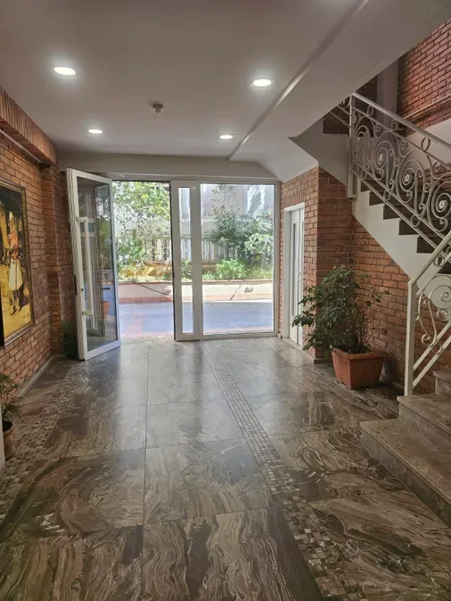 Ambient Zyre me qera - Liceu Artistik, € 1.200, 74 m² 3
