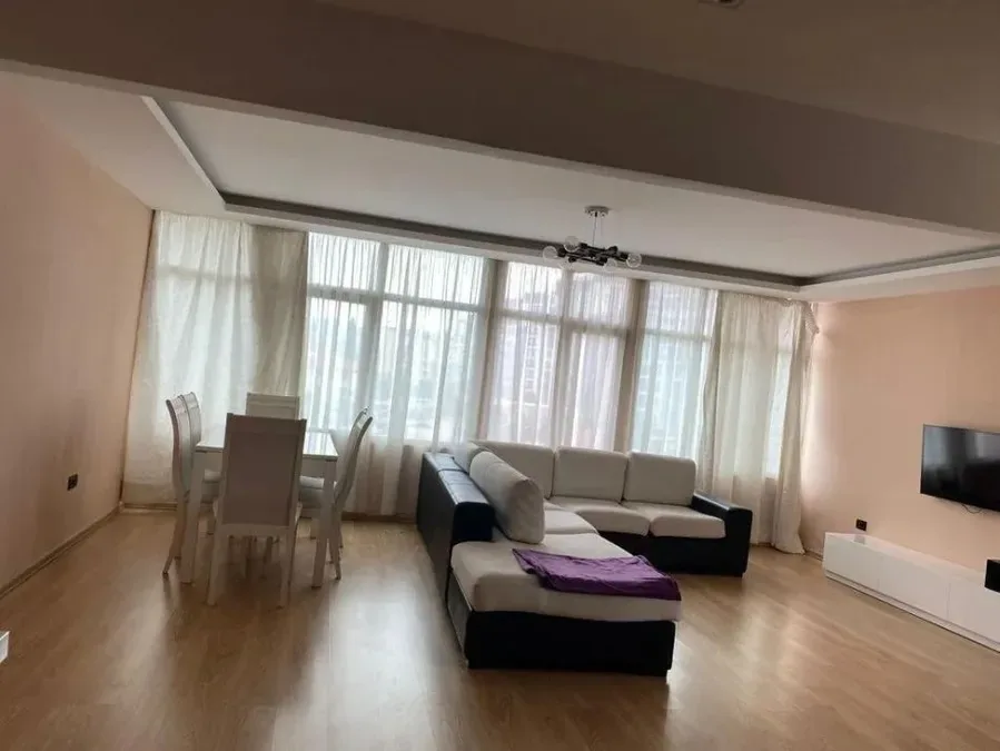 Apartament me qera - Zogu i Zi, € 694, 140 m² 3