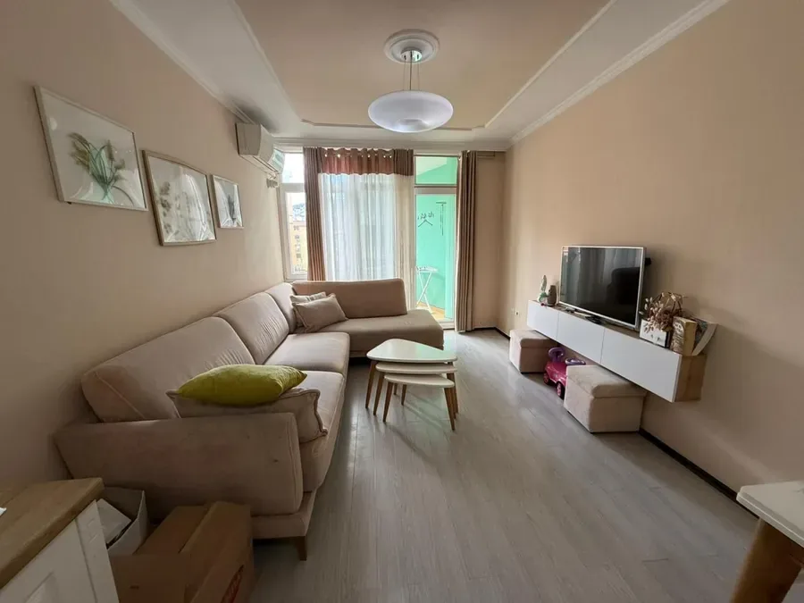 Apartament me qera - Komuna e Parisit, € 700, 95 m² 2