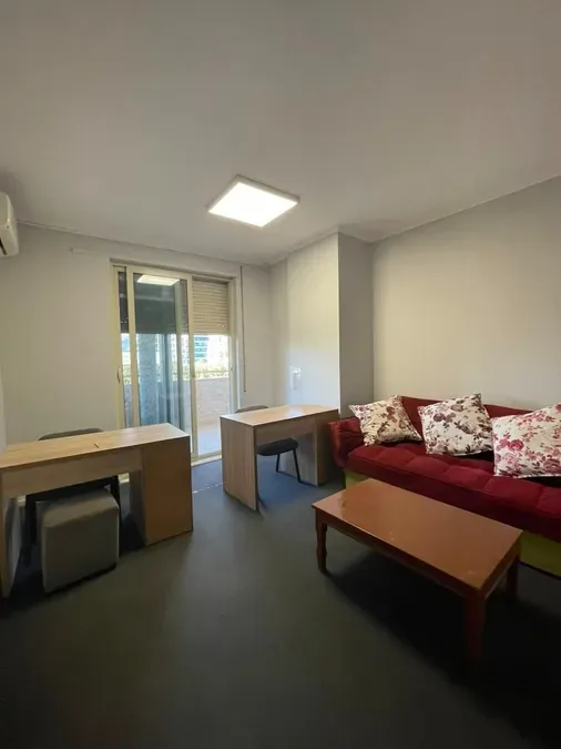 Ambjent biznesi me qera - Lake View, € 1.500, 220 m² 2