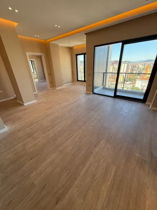 Ambjent zyre me qera - Rruga e Barrikadave, € 1.300, 130 m² 3