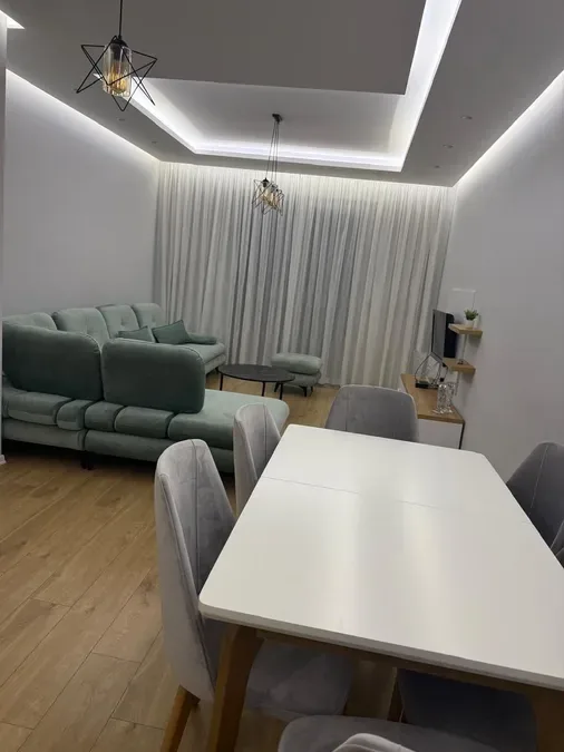 Apartament me qera - Qendra Globe, € 650, 108 m² 3