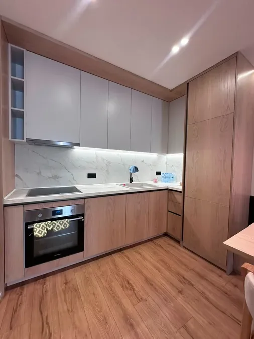 Apartament për qira Tiranë - qyteti, € 1.000, 75 m² 2