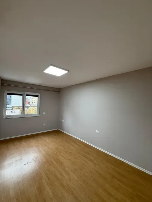 Ambient Zyre per qira - Rruga e Kavajes, € 900, 100 m² 3
