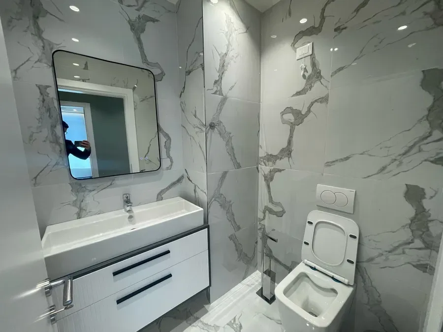 Zyrë për qira Tiranë - qyteti, € 1.500, 100 m² 3