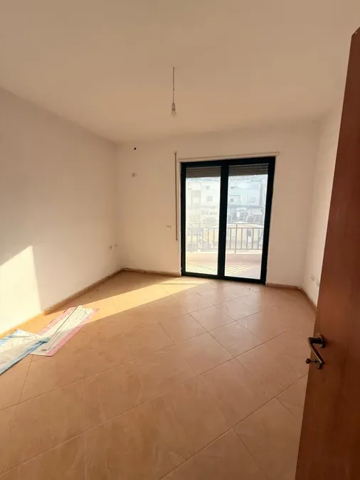 Shitet Apartament - Mbikalimi Kristalit, € 250.000, 126 m² 2
