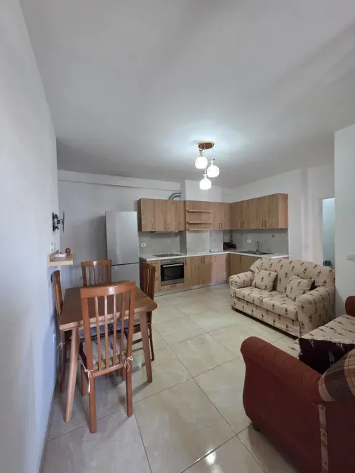 Jepet me qera te Rruga Sokrat Miho, € 450, 91 m²