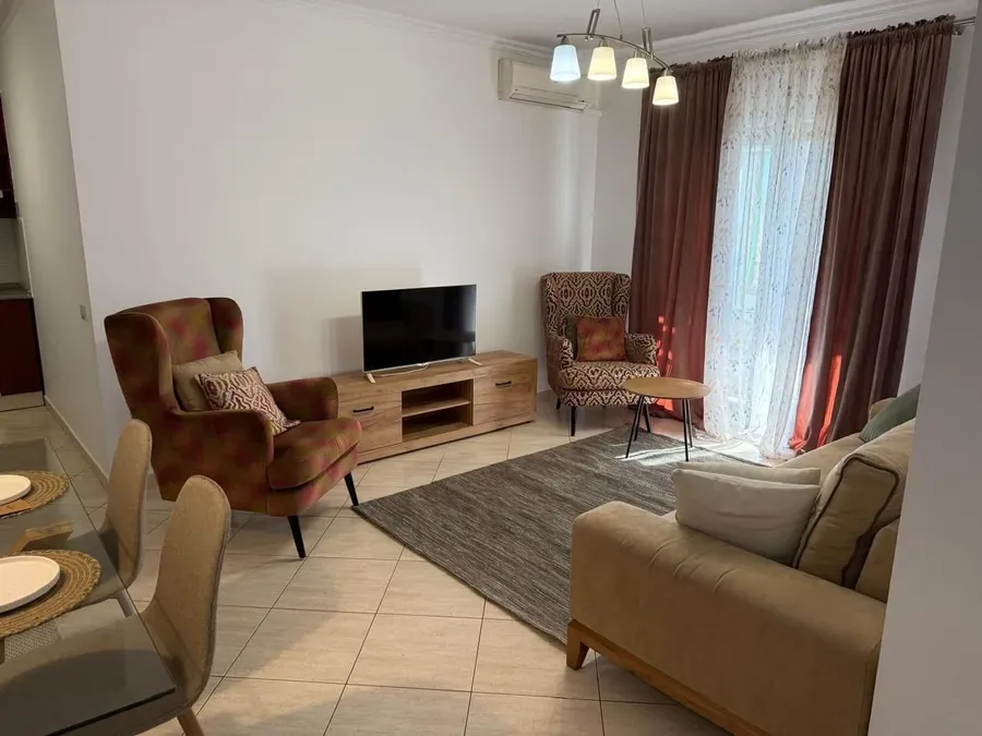 Apartament me qera - Stacioni i Trenit, € 650, 100 m² 3