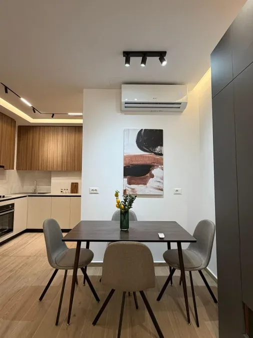 Apartament me qera - Zogu i Zi, € 750, 70 m² 4