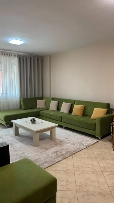 Apartament me qera - 21 Dhjetori, € 850, 95 m² 2