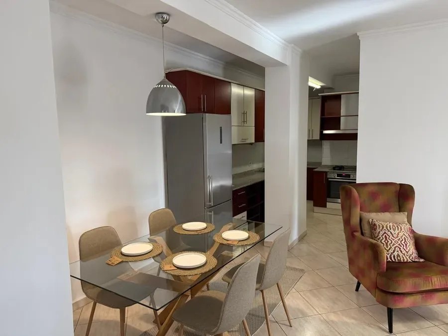 Apartament me qera - Stacioni i Trenit, € 650, 100 m² 4