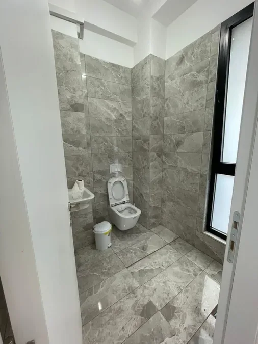 Ambient Biznesi me qera - 21 Dhjetori, € 1.100, 108 m² 4