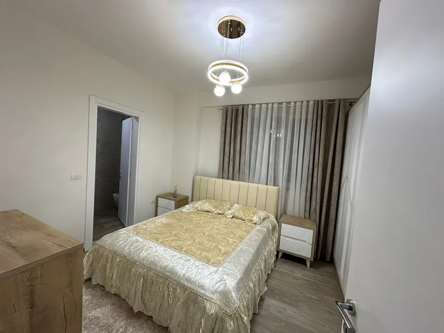Apartament me qera - Liqeni i Thate, € 850, 110 m² 4