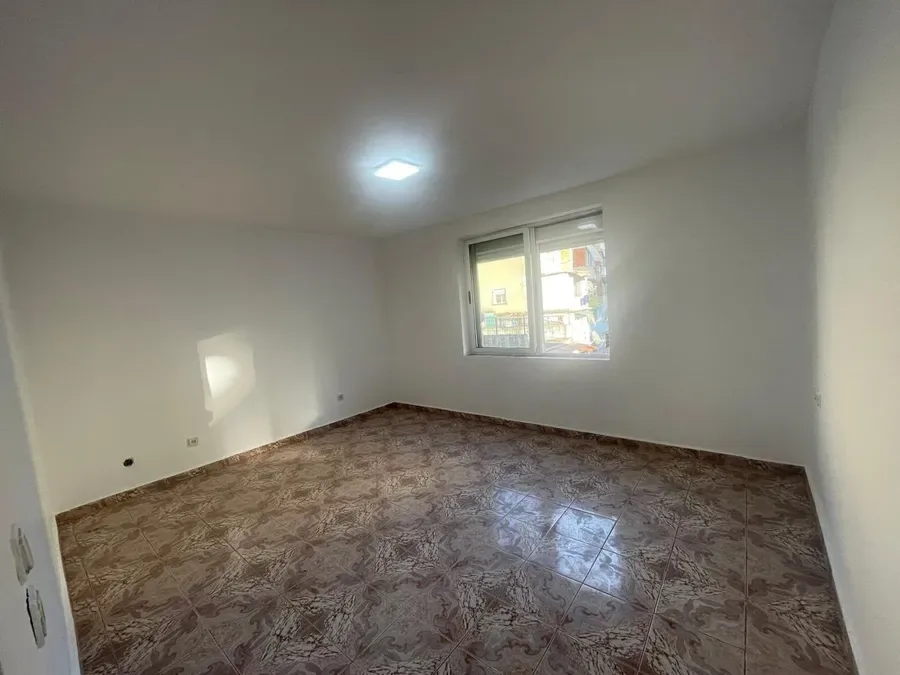 Apartament me qera - Stacioni i Trenit, € 529, 75 m² 4