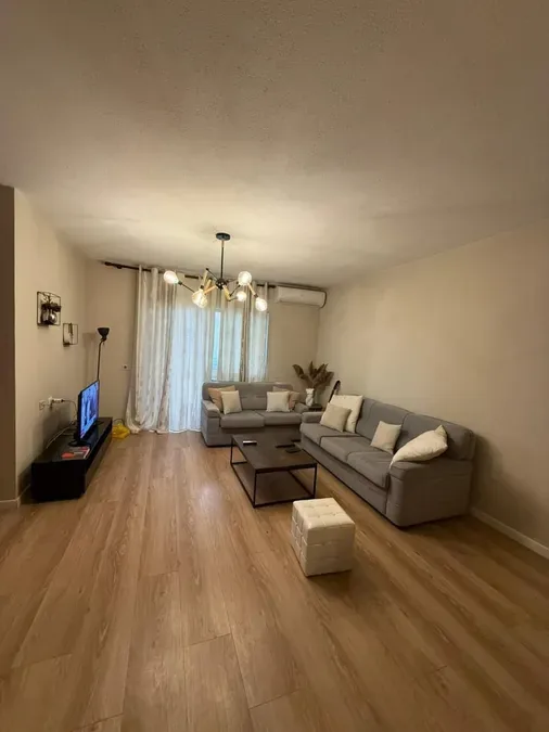 Apartament me qera - Ish Blloku, € 800, 100 m² 2