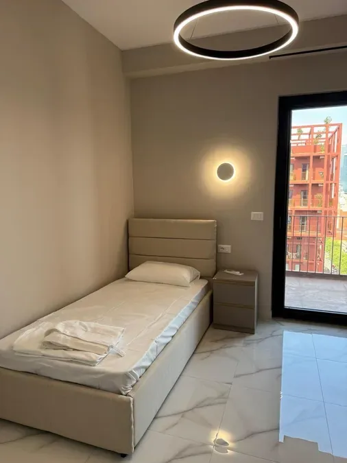 Apartament me qera - Rruga Kavajes, € 1.900, 120 m² 4