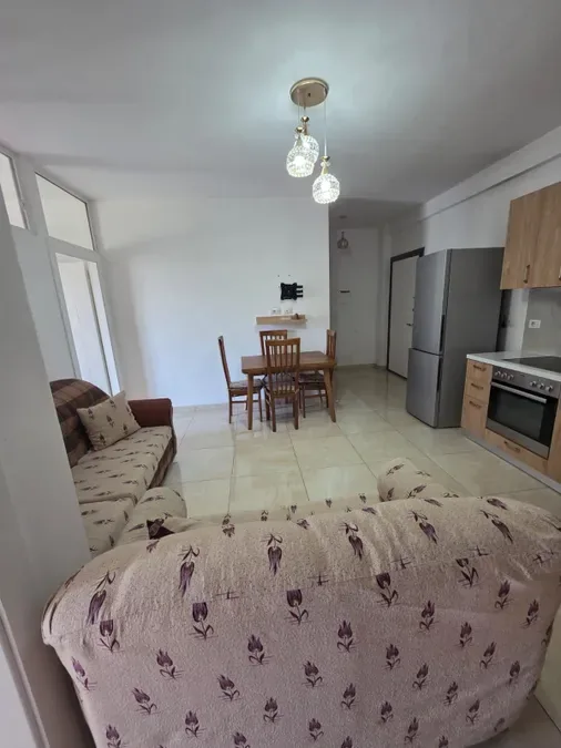Jepet me qera te Rruga Sokrat Miho, € 450, 91 m² 2