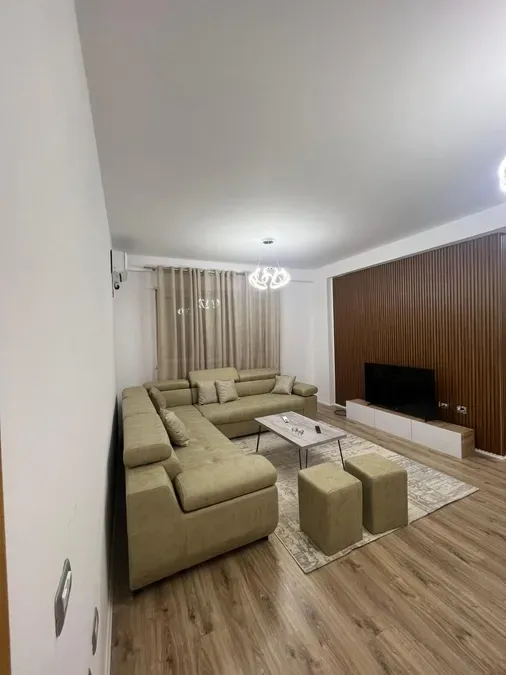 Apartament me qera - Liqeni i Thate, € 600, 88 m² 2