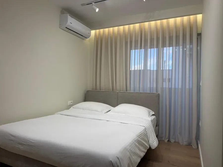 Shitet Apartament - 21 Dhjetori, € 193.000, 65 m² 4