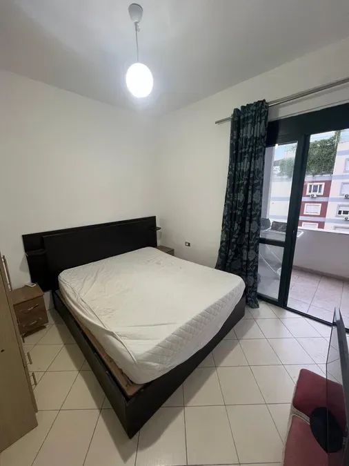 Apartament me qera - Liqeni i Thate, € 500, 54 m² 4