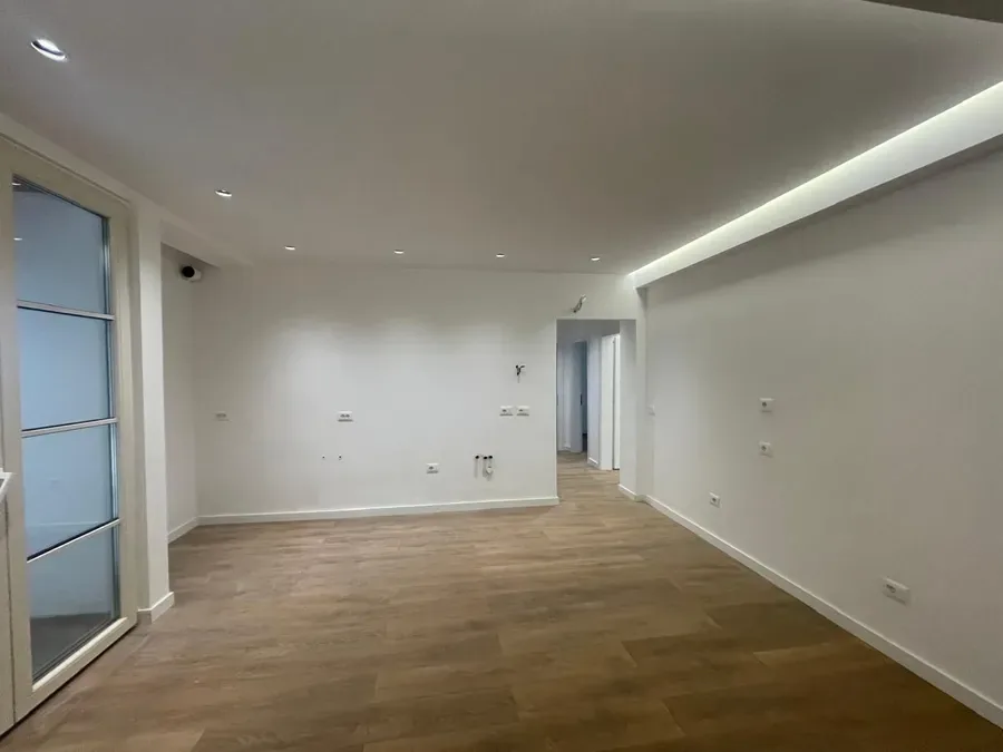 Ambjent Zyre me qera - Shkolla e Baletit, € 1.200, 150 m² 3