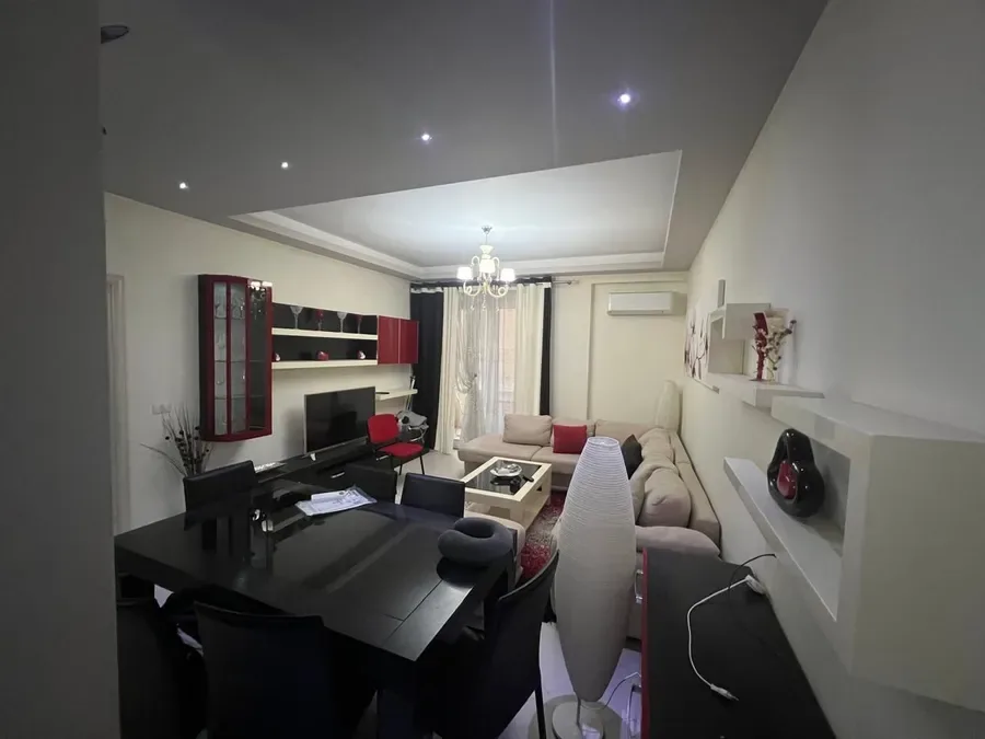Apartament me qera - Liqeni i Thate, € 800, 86 m² 2