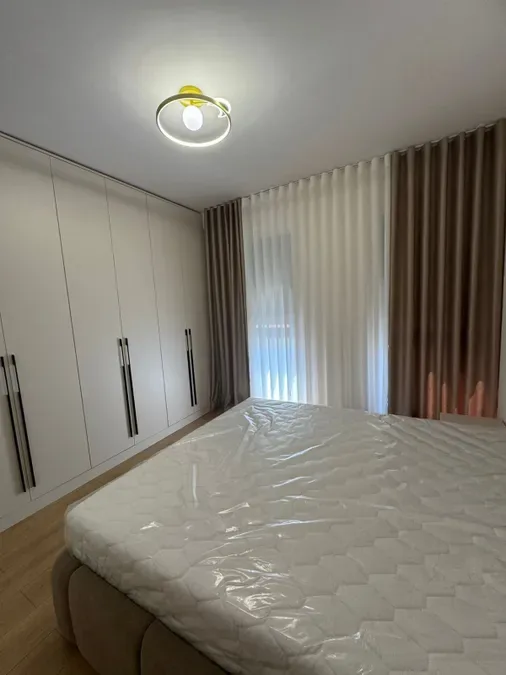 APartament me qera - Bulevardi i Ri, € 700, 68 m² 4
