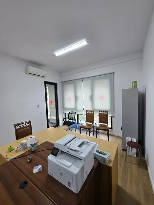 Zyrë për qira Rr. e Kavajës - 21 Dhjetori (Tiranë - qyteti), € 700, 76 m² 4
