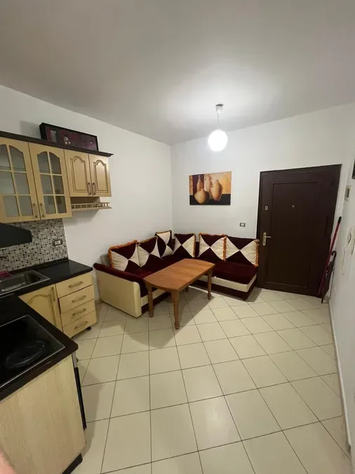 Apartament me qera - Liqeni i Thate, € 500, 54 m² 2